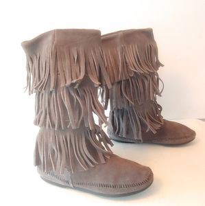 Minnetonka Grey Suede Fringe Moccasin Boots 7